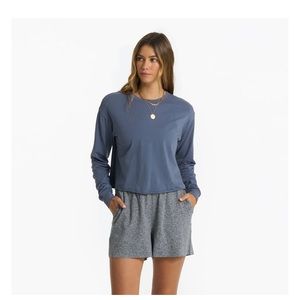 Vuori long sleeve coast tee in Azure size medium
